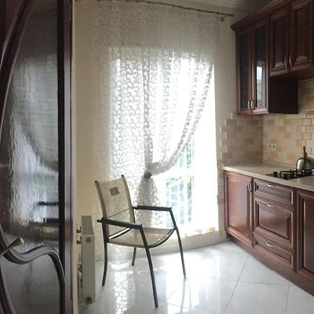 Appartement Cozy Studio Near Greek Square à Odessa Extérieur photo