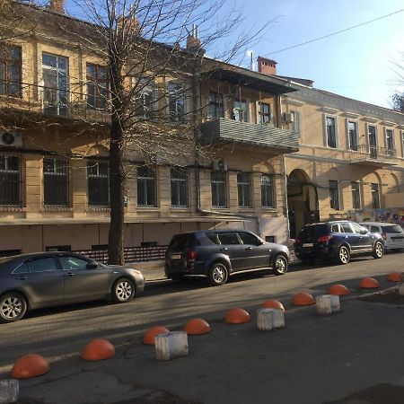 Appartement Cozy Studio Near Greek Square à Odessa Extérieur photo