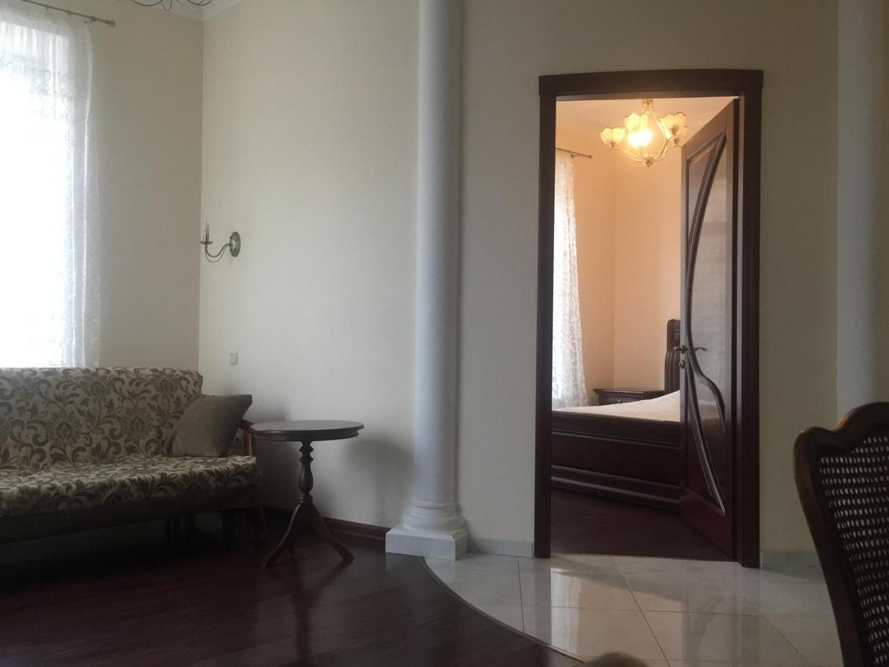Appartement Cozy Studio Near Greek Square à Odessa Extérieur photo