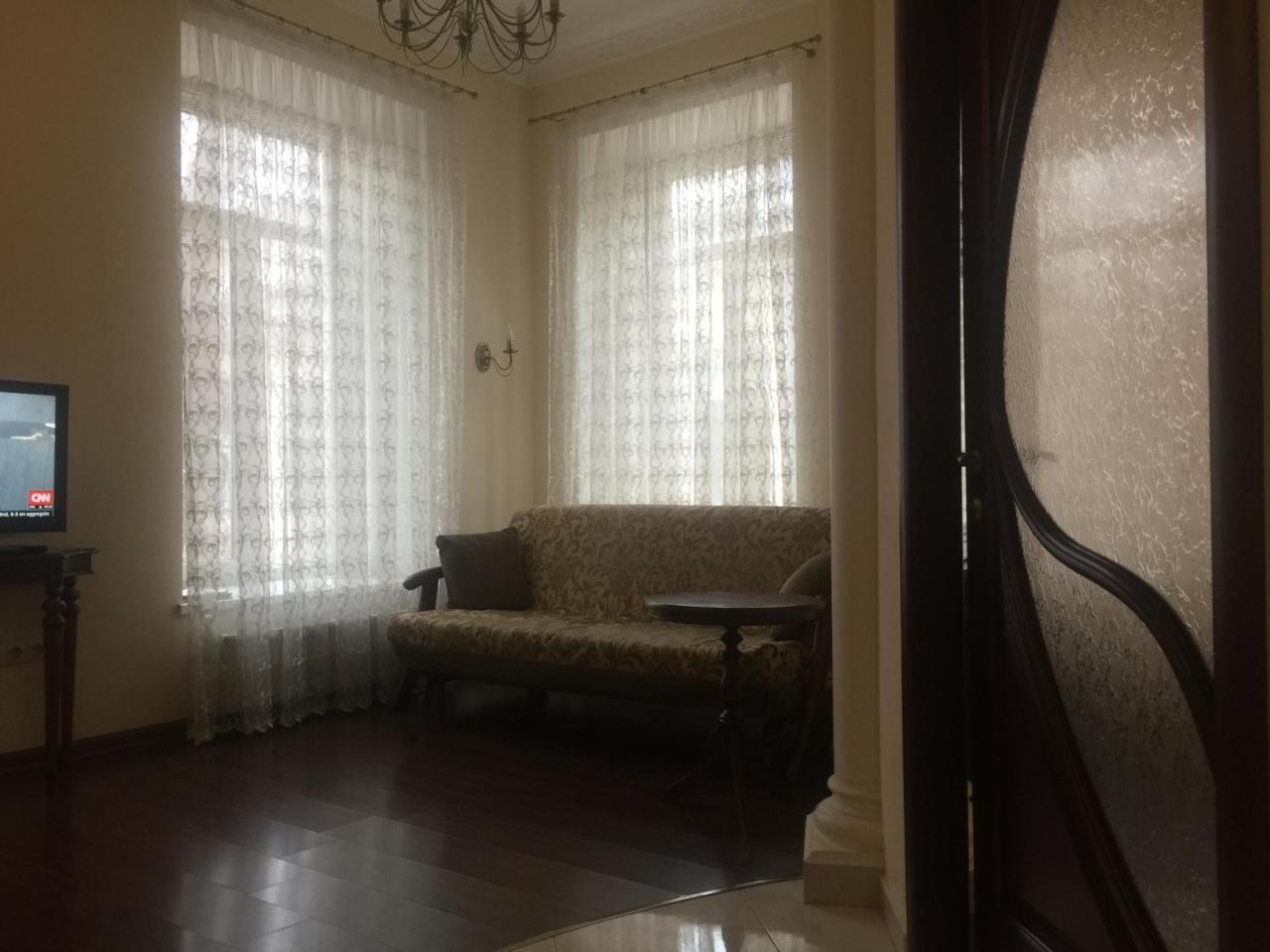 Appartement Cozy Studio Near Greek Square à Odessa Extérieur photo