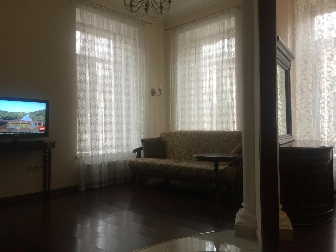 Appartement Cozy Studio Near Greek Square à Odessa Extérieur photo